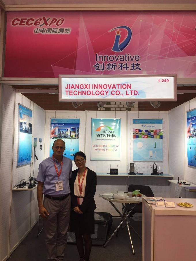 망원경 5 - 빠는 원판을 가진 28dBi 차 텔레비젼 WiFi 안테나 12